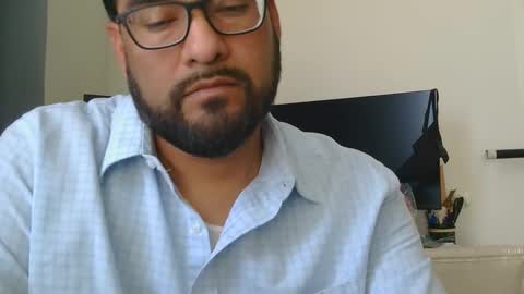 Snapshot of sal_cumplaciente chatting on 05.18.26 sal cumplaciente online show from 05.18.26