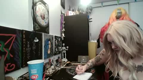 Snapshot of salemsslut chatting on 01.10.25 salemsslut online show from 01.10.25