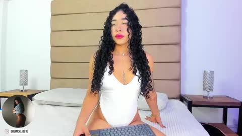 Snapshot of sally_rosses chatting on 09.15.25 sally rosses online show from 09.15.25