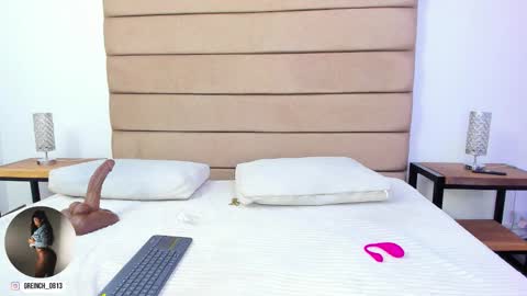 Snapshot of sally_rosses chatting on 10.14.25 sally rosses online show from 10.14.25