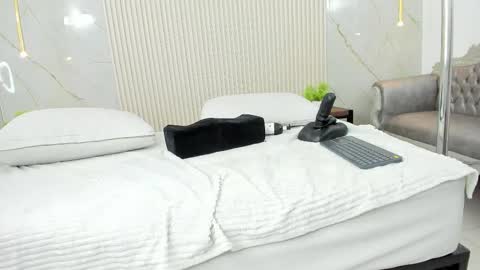 Snapshot of sally_rosses chatting on 12.13.25 sally rosses online show from 12.13.25