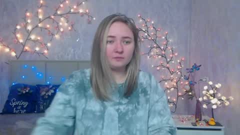 Snapshot of sallyverda chatting on 04.25.26 Sally online show from 04.25.26
