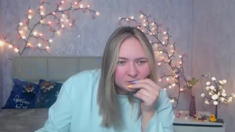 Snapshot of sallyverda chatting on 04.30.26 Sally online show from 04.30.26