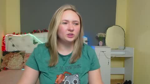 Snapshot of sallyverda chatting on 05.02.26 Sally online show from 05.02.26