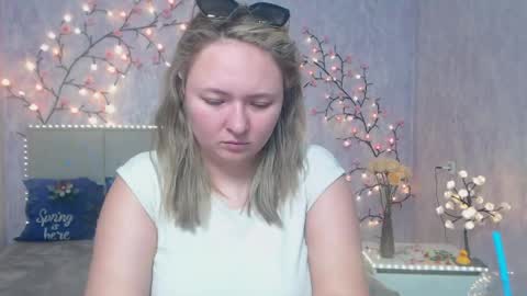 Snapshot of sallyverda chatting on 05.04.26 Sally online show from 05.04.26