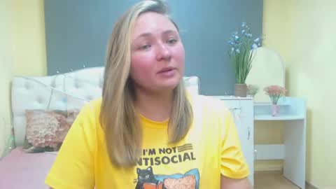 Snapshot of sallyverda chatting on 05.14.26 Sally online show from 05.14.26