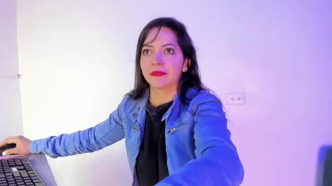 Snapshot of salo_funny chatting on 11.29.25 salo_funny online show from 11.29.25