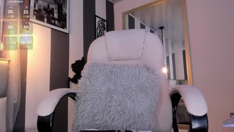 Snapshot of salome__evans chatting on 12.26.24 salome__evans online show from 12.26.24