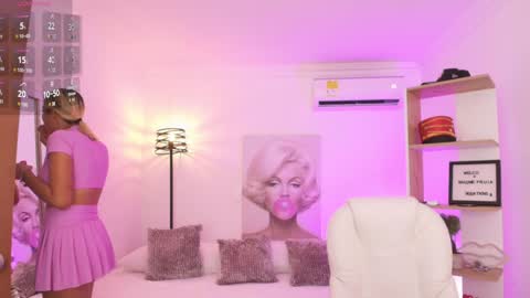 Snapshot of saloomee__ chatting on 02.05.25 SALOME online show from 02.05.25