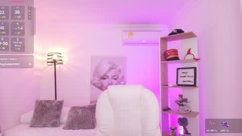 Snapshot of saloomee__ chatting on 02.13.25 SALOME online show from 02.13.25