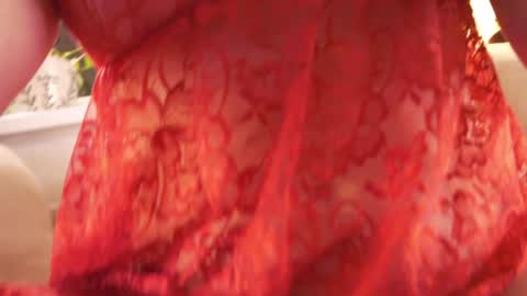 Snapshot of saltedhoney chatting on 12.11.24 IsaBella- online show from 12.11.24