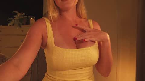 IsaBella-  online show from 02.19.26