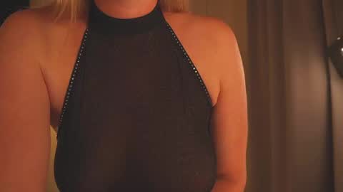 Snapshot of saltedhoney chatting on 05.16.26 IsaBella- online show from 05.16.26