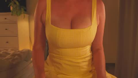 Snapshot of saltedhoney chatting on 05.31.26 IsaBella- online show from 05.31.26