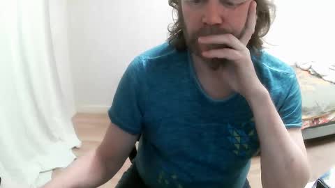 Snapshot of saltimbanquier chatting on 02.14.25 Saltimbanquier Salt ou Banquier online show from 02.14.25