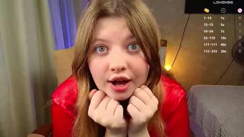 Snapshot of salut_love chatting on 10.16.25 Ruby online show from 10.16.25