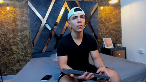 SALVATORE online show from 01.12.25