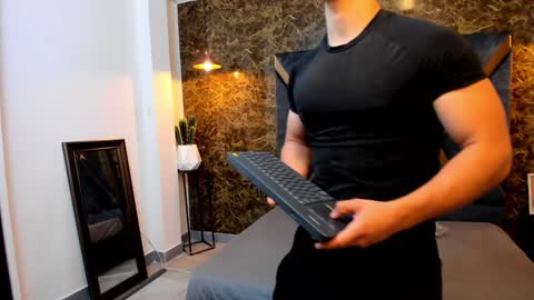 SALVATORE online show from 01.21.25