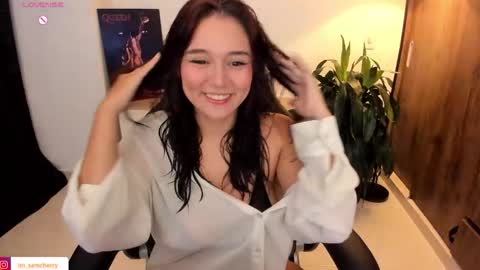 Snapshot of sam_cherry69 chatting on 10.17.25 Samy cherry online show from 10.17.25