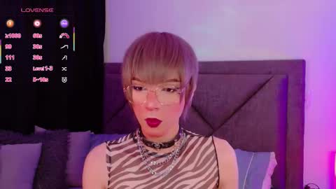 Snapshot of sam_russo chatting on 10.20.25 Sam online show from 10.20.25