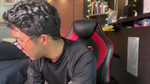 SAMUEL THOMPSON online show from 03.04.25