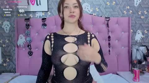 Snapshot of samanta_colen chatting on 10.29.25 Samanta online show from 10.29.25