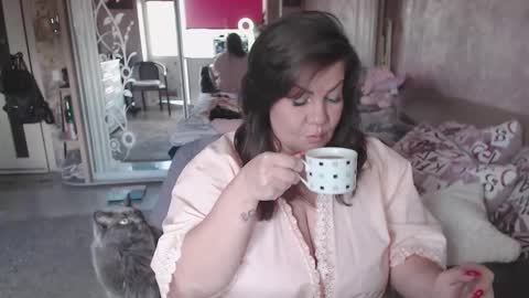 Snapshot of samanta_shy chatting on 10.12.25 Marry online show from 10.12.25