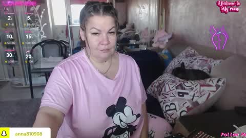 Snapshot of samanta_shy chatting on 10.30.25 Marry online show from 10.30.25