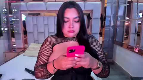 S A M A N T A   online show from 02.15.25