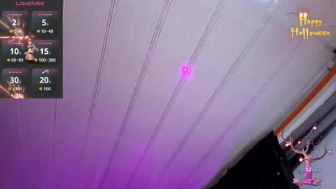 Snapshot of samantha_blow chatting on 10.30.25 samantha_blow online show from 10.30.25