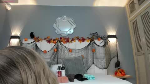  Samanthaa online show from 10.18.25