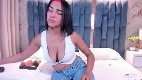 Snapshot of samanthaa_gil_ chatting on 01.09.26 Samantha online show from 01.09.26