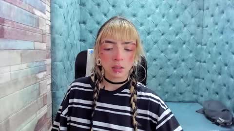 Snapshot of samanthaa_smitth chatting on 11.27.25 Samantha Smitth online show from 11.27.25