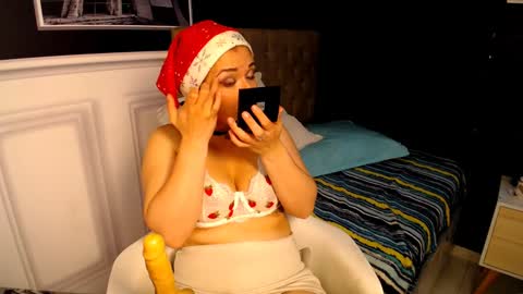 Snapshot of samanthaanderson chatting on 12.15.24 Samantha Anderson online show from 12.15.24