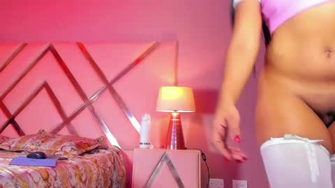 Snapshot of samanthabale chatting on 11.21.25 Samantha online show from 11.21.25