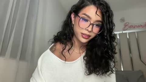 Snapshot of samanthabernardo_ chatting on 07.23.26 Samantha Bernardo online show from 07.23.26