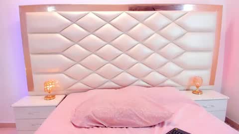 Snapshot of samanthaevans4 chatting on 02.25.25 Sweet Samantha online show from 02.25.25