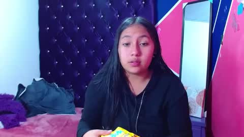 Snapshot of samanthafer chatting on 02.28.25 samantha online show from 02.28.25