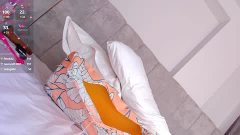 V A  N E S S A  online show from 01.08.25