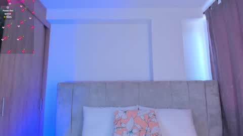 V A  N E S S A  online show from 01.31.25