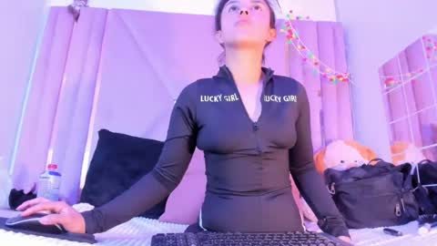 Snapshot of samanthamoonsx chatting on 06.18.26 Samantha online show from 06.18.26