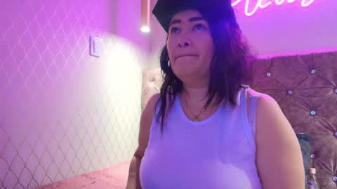 Snapshot of samanthasyedx chatting on 05.18.26 samanthasyedx online show from 05.18.26