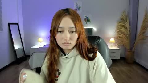 Snapshot of samara_hilton_2 chatting on 10.22.25 samara_hilton_2 online show from 10.22.25