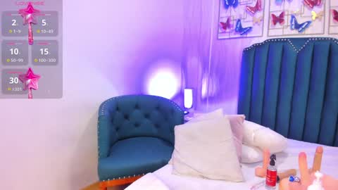 Snapshot of samara_warren chatting on 01.25.25 Samara Warren online show from 01.25.25