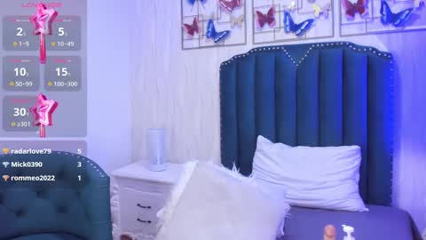 Snapshot of samara_warren chatting on 02.01.25 Samara Warren online show from 02.01.25