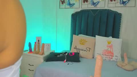 Snapshot of samara_warren chatting on 10.11.25 Samara Warren online show from 10.11.25