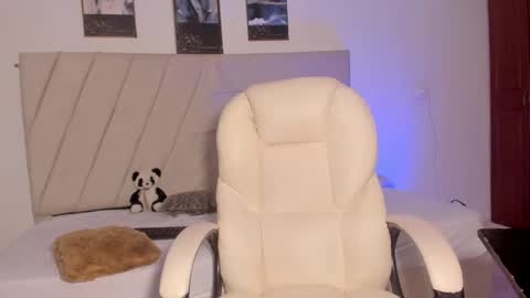 samaraa_smith1 online show from 02.10.26