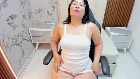 Snapshot of samaralee3 chatting on 02.16.26 samaralee3 online show from 02.16.26