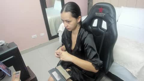 Sara  online show from 02.14.25