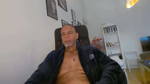 Snapshot of samcool67 chatting on 05.10.26 Sam online show from 05.10.26
